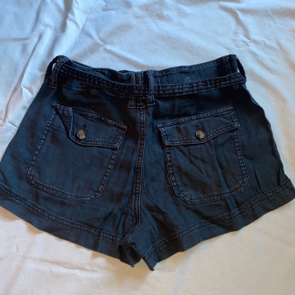 American Eagle Cargo Shorts - Picture 2 of 5